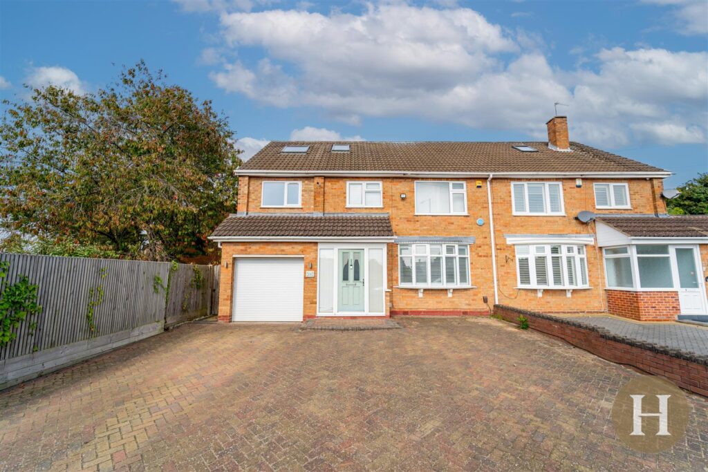 Court Oak Road, Birmingham, B32